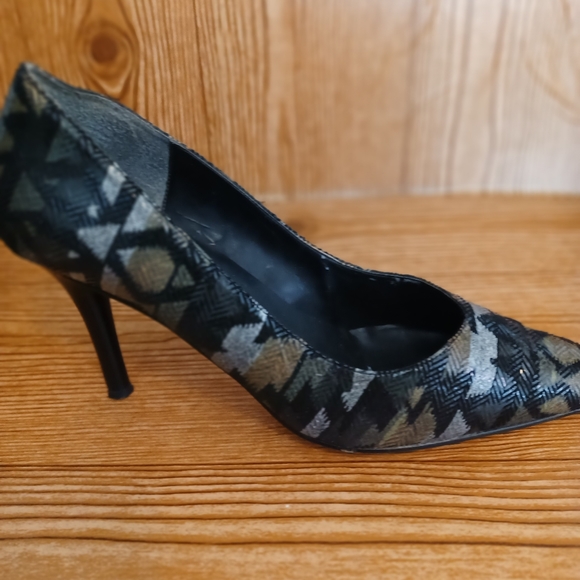 J. Renee High Heel Shoes. - Picture 8 of 10